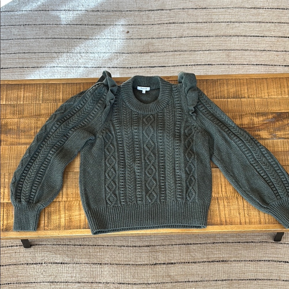 Women's Cable Knit Sweater - Green